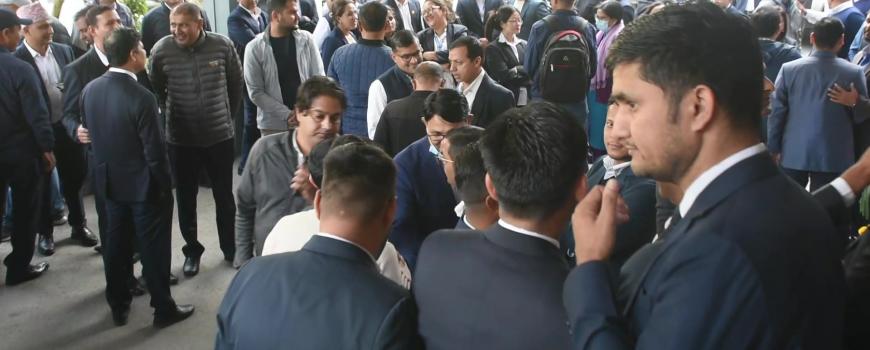 निजामती सेवामा प्रवेश गर्ने उमेर पुरुषको ३५ र महिलाको ३९ वर्ष