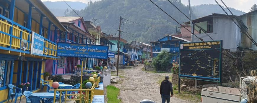 सगरमाथा जाने बाटोमै पर्ने शिवालय बजार सुनसान, होटलहरु रित्तै