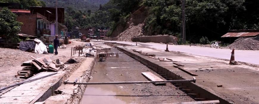 सवारी चापका कारण नागढुङ्गा–मुग्लिन सडक निर्माणको काम प्रभावित